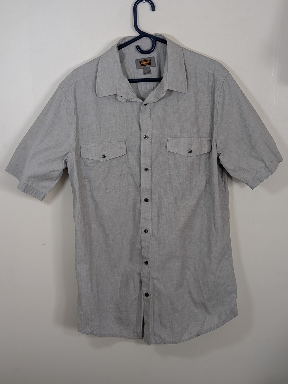 The Foundry Supply Co. Short-Sleeve Button-Up Shirt in Light Gray